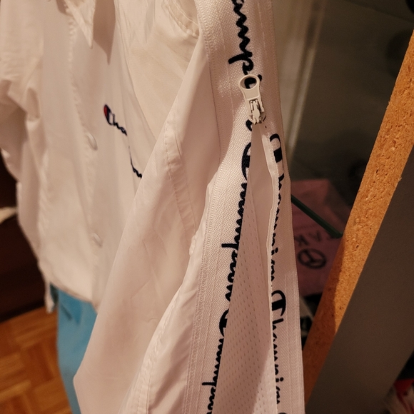 Champion White Cropped Coach jacket - Picture 5 of 8